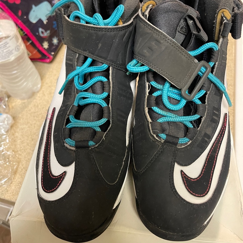 Selling these rare Nike Griffeys hard to find